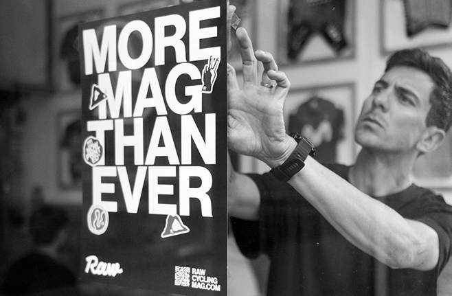 Diseño de cartel para el lanzamiento de la revista Raw Cycling Magazine